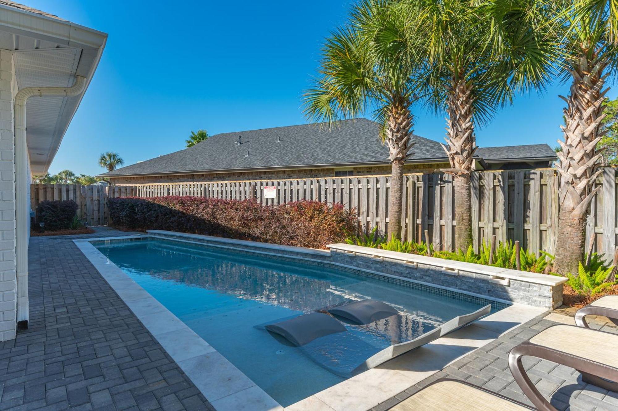 Beautiful Pet Friendly Home! New Tropical Pool, Opt Golf Cart And Pool Heat, Minutes To Beach Destin Exterior foto